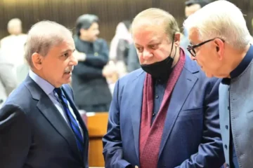 an image of Nawaz Sharif Arrives in London for Medical Treatment